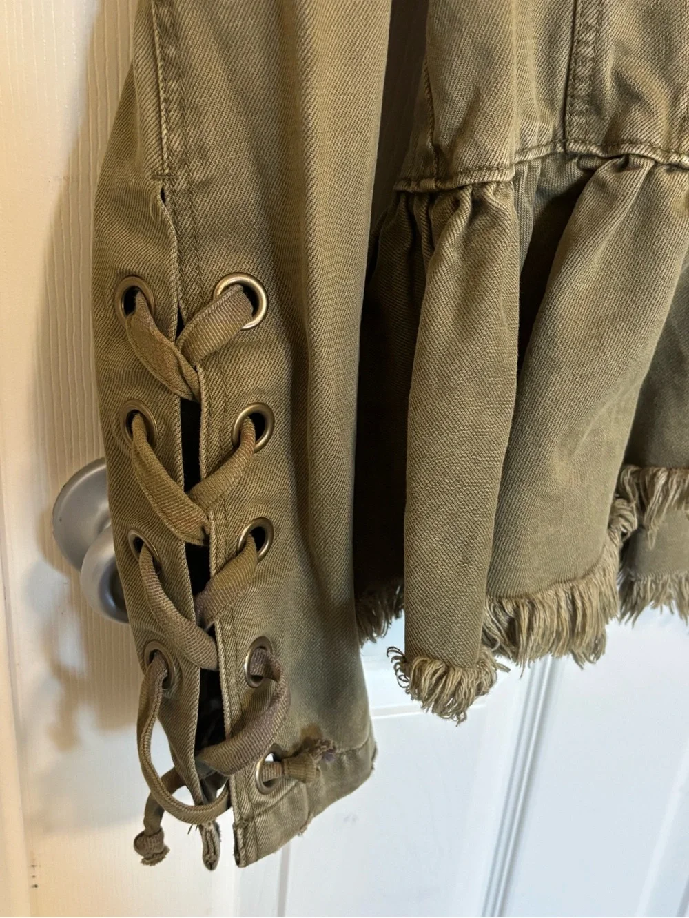 Free People Olive Ruffle Hem Denim Jacket Lace‑Up Cuffs XS - Picture 9 of 13